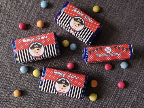 Etiquettes mini smarties kit anniversaire personnalisé thème pirate à imprimer tête de coucou déco organisation